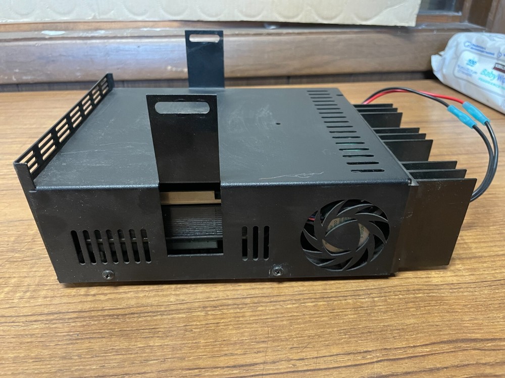 Astron 13.8VoltDC Power Supply model SL-15CDM *