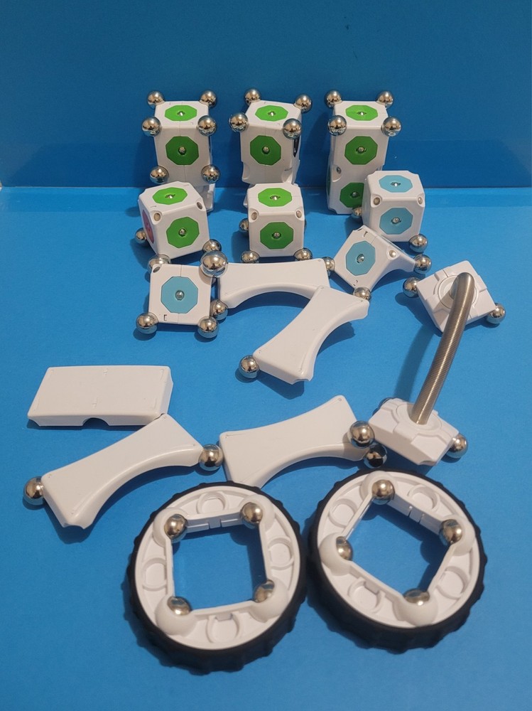 Moss Robot Construction System Exofabulatronixx 5200 Modular incomplete, 16 PCS.