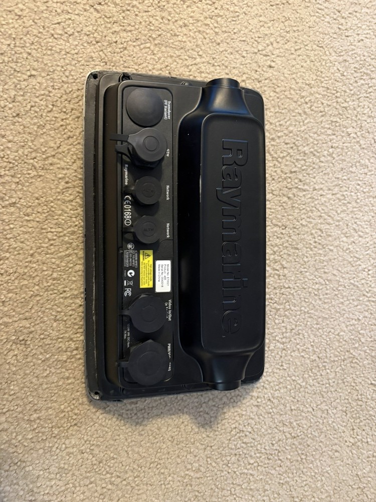 Raymarine e95 Hybrid Touchscreen Multifunction Display model: E70021