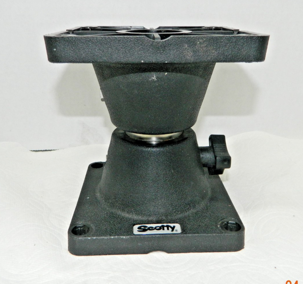 Scotty Downrigger Pedestal Mount