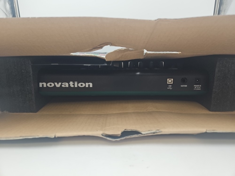 Novation AMS Launchkey 25 - MK3 Launchkey25 USB Keyboard Controller