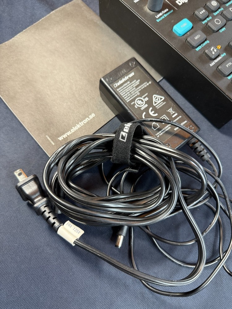 Elektron Digitone 8-voice Polyphonic Digital Synthesizer w/ Sequencer - MINT