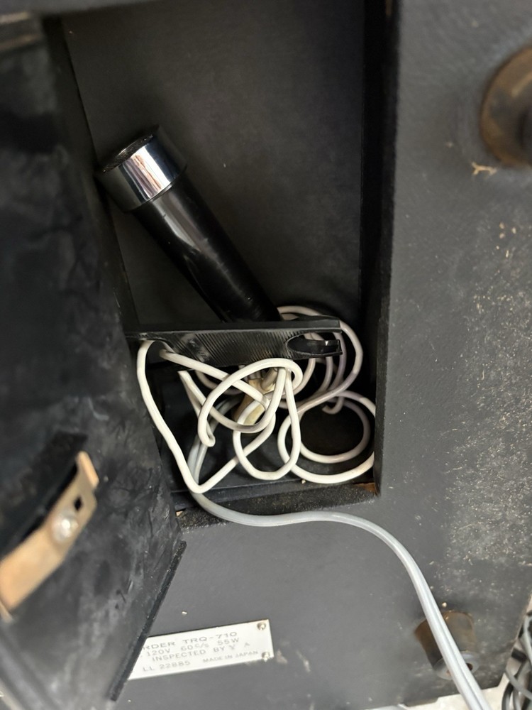 hitachi tape recorder TRQ 710 Powers Up With Microphone Please Read Description