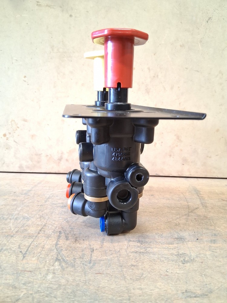 BENDIX DASH BRAKE VALVE 5013294 K032049