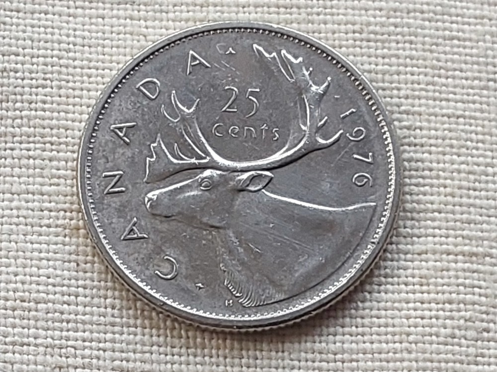 1976 Canada 25 cents coin