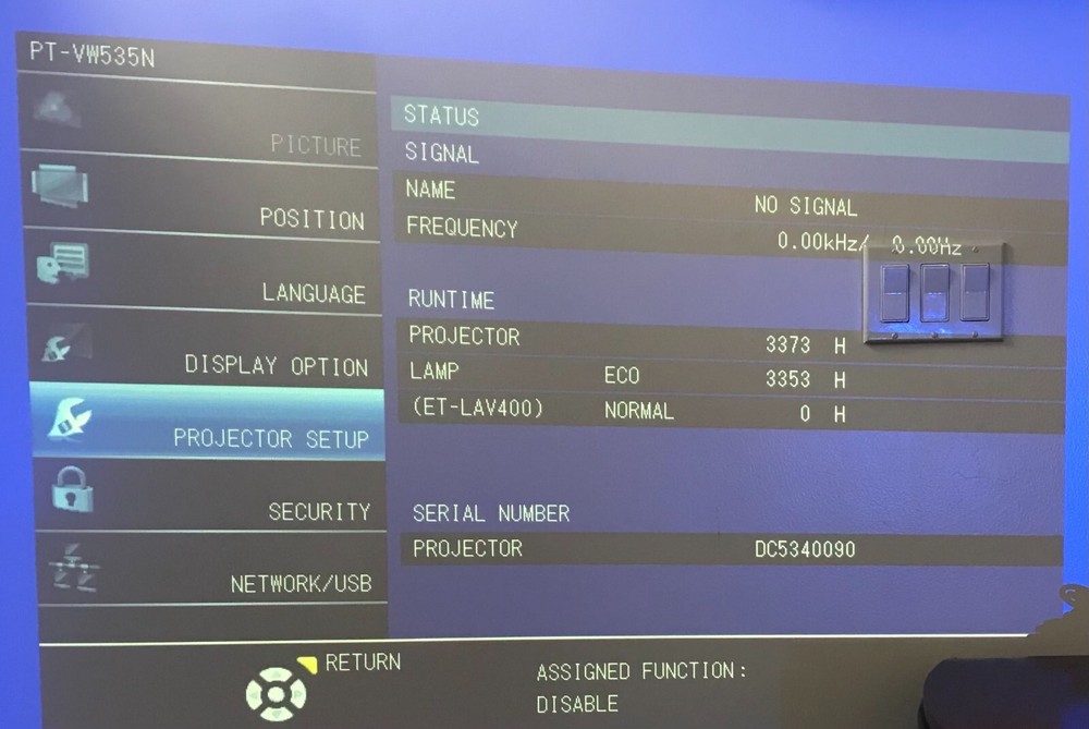 Panasonic Projector PT-VW535N. Please, read the details.