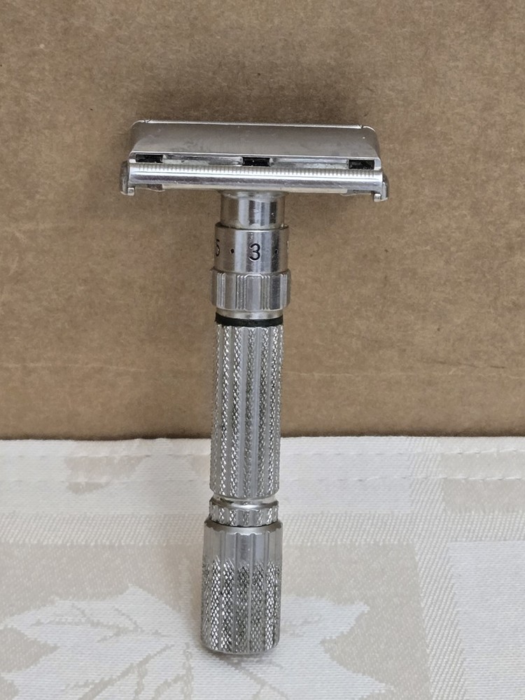 Vintage Gillette Adjustable Razor E1