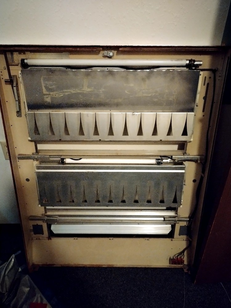 A Vintage 1963 Old Cigarette Machine