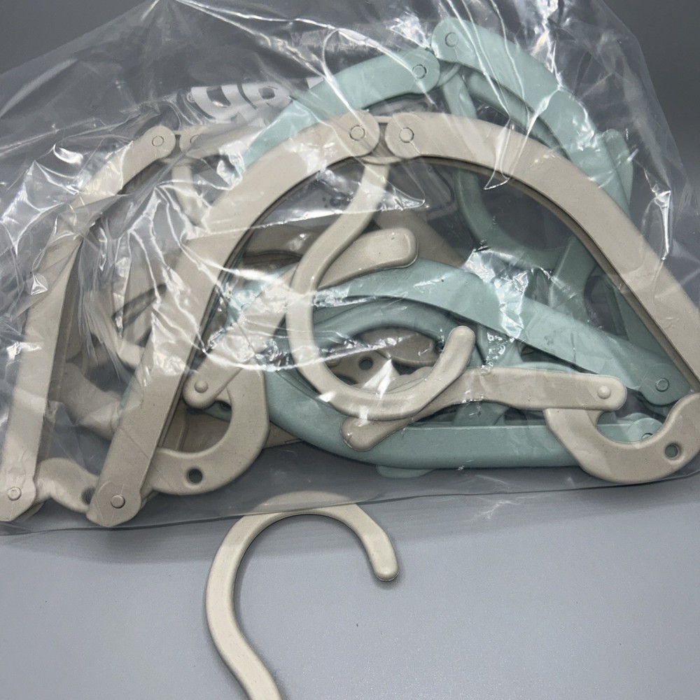 Travel Size Photo Hangers