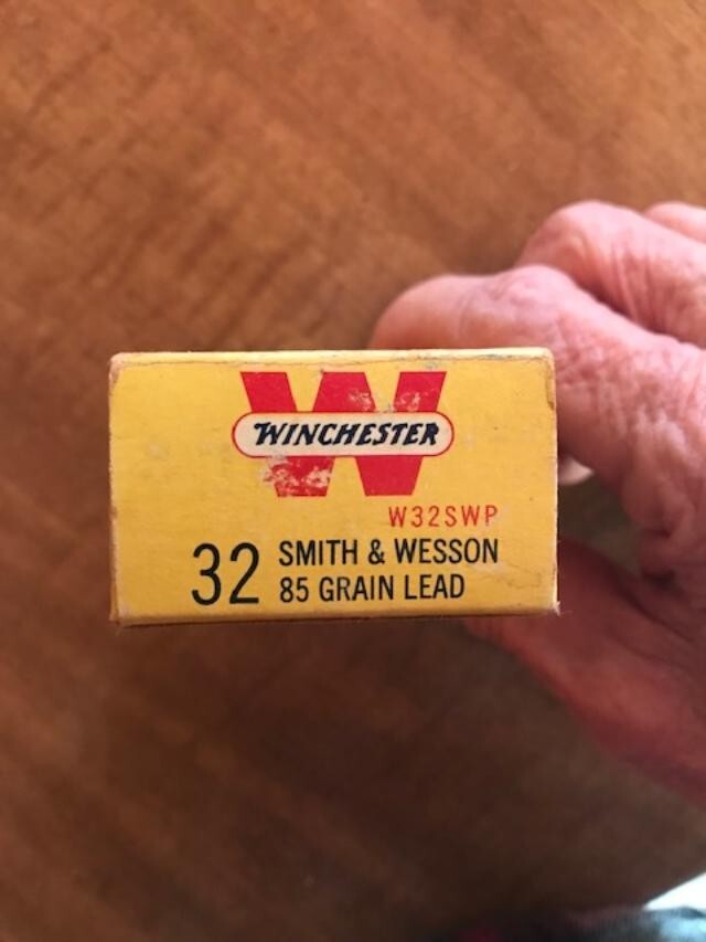 Vintage Winchester 32 Smith & Wesson 85 Grain Ammo Box, (EMPTY)