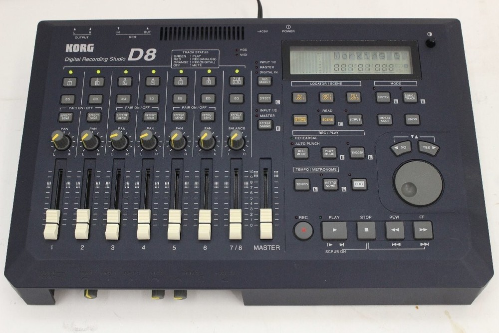 KORG D8 DEGITAL RECORDING STUDIO multitrack recorder