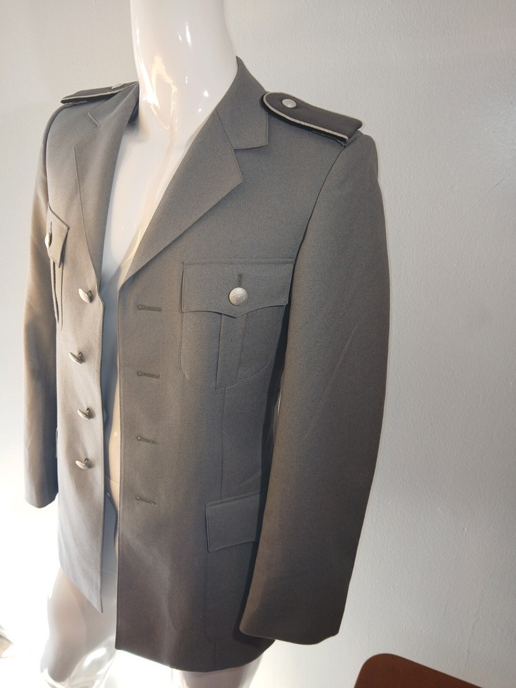 EAST GERMAN ARMY JACKET WWII, EXCELLENT CONDITION SIZE 38