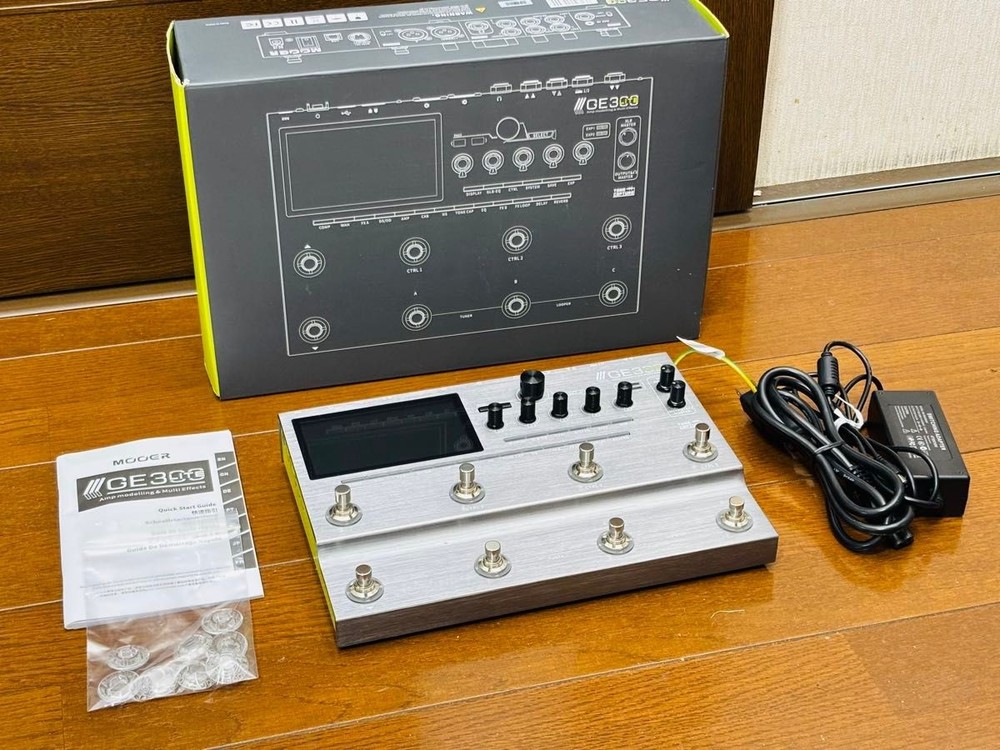 MOOER GE300 Lite Multi Effects Guitar Processor w/ Adapter from Japan