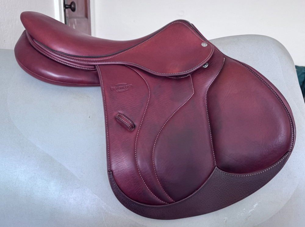 17.5" Devoucoux Biarritz S Saddle - 2022 - 1AA - Full Buffalo - MINT!