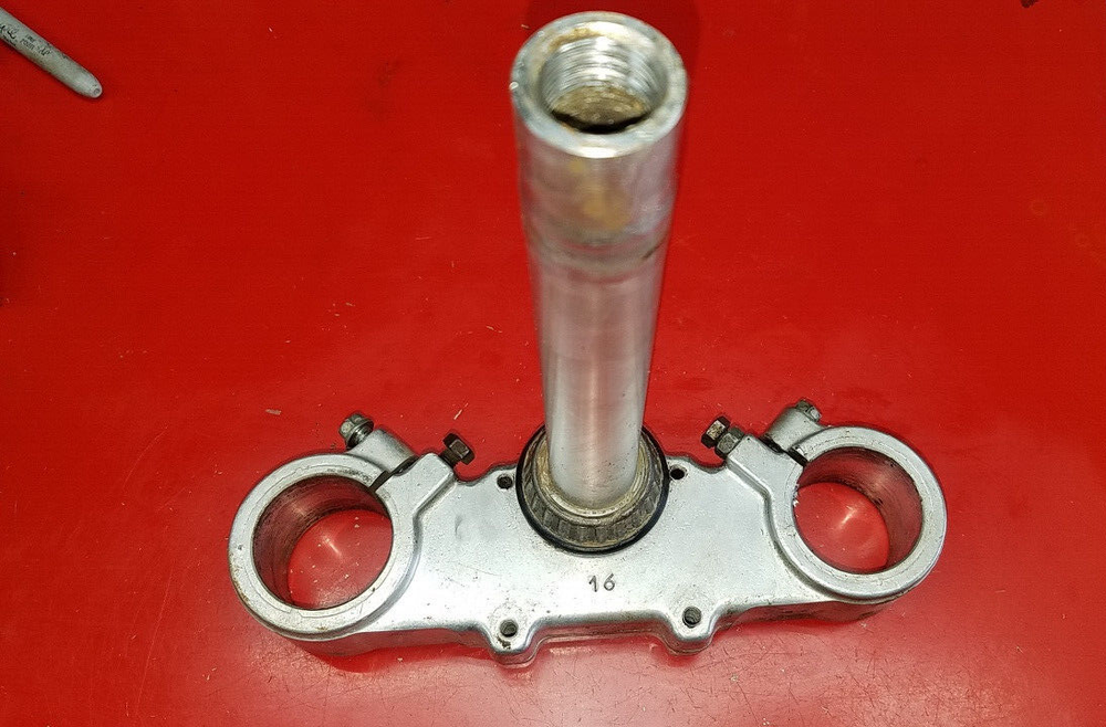 KTM 360 EXC 1996 BOTTTOM TRIPLE TREE FORK PLATE