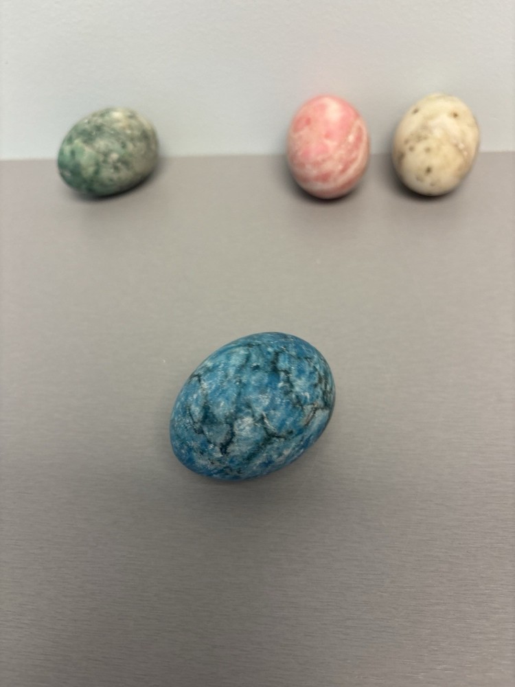 Set of 4 Carved Stone Eggs Multicolor Decorative