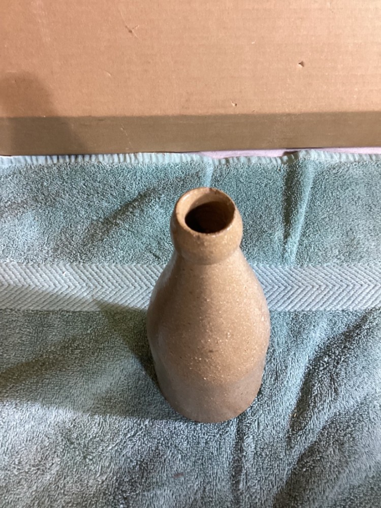 Antique Stoneware 8.5” In Good Condition