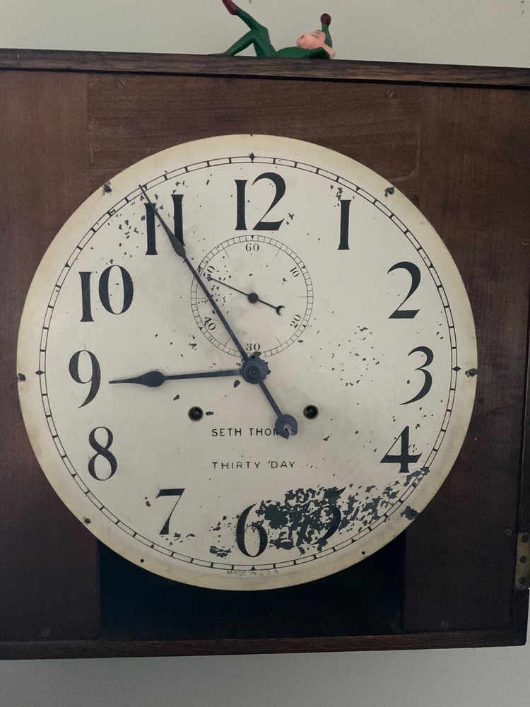 Seth Thomas 30 day Oak complete Hudson Wall Clock + key, recent service RUNS