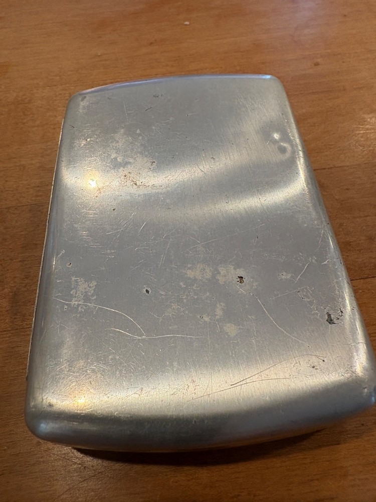 Aluminum fly box with clips for 60 flies
