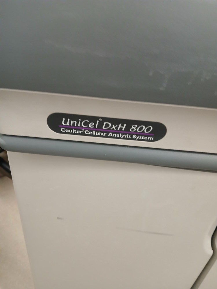 Beckman Coulter DxH 800 Cellular Analysis System with Computer/Software