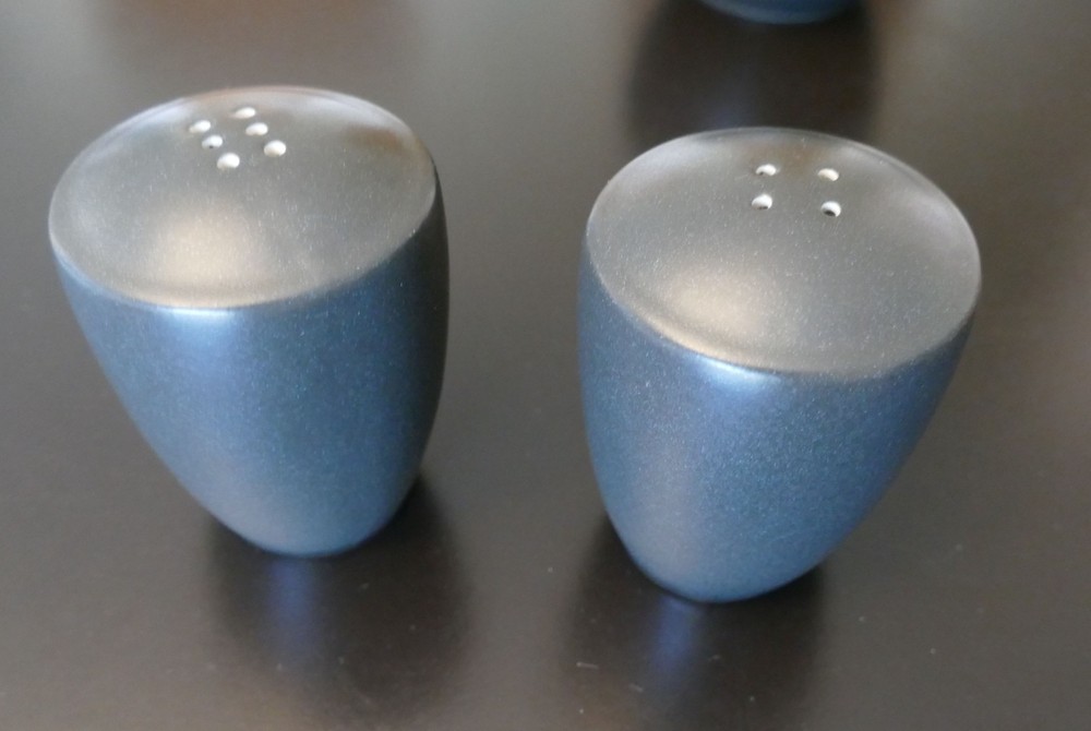 Noritake Colorwave Graphite Black Salt & Pepper Set Excellent