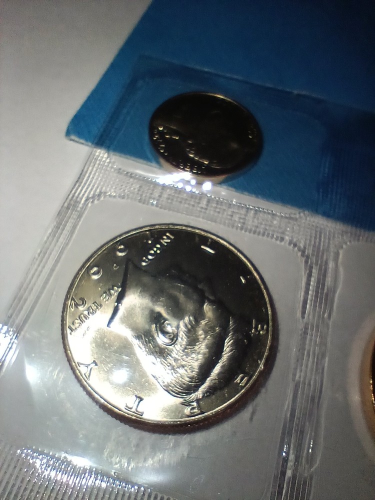 1992 DENVER SOUVENIR MINT SET NICE LOOK !