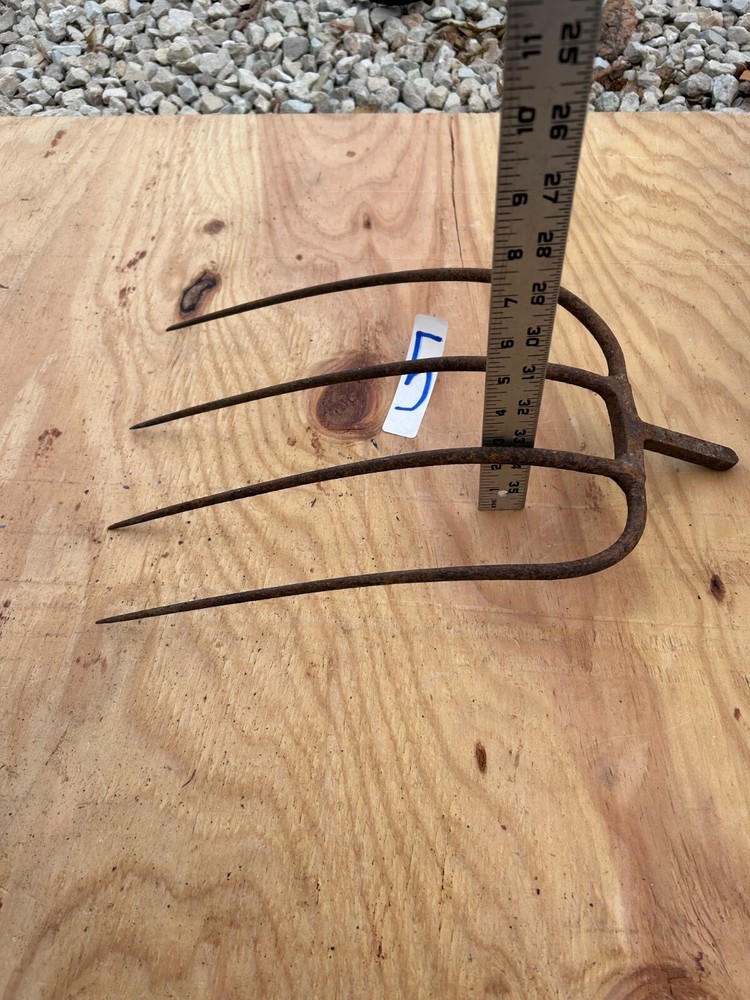 Fork Rake Head 4 Thines Rusty Rustic no handle Original Vintage Primitive Metal