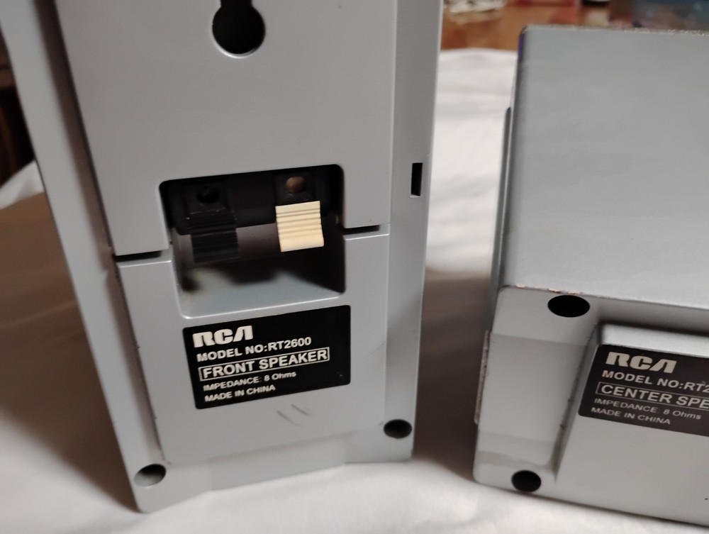 RCA Model No.RT2600 Speakers