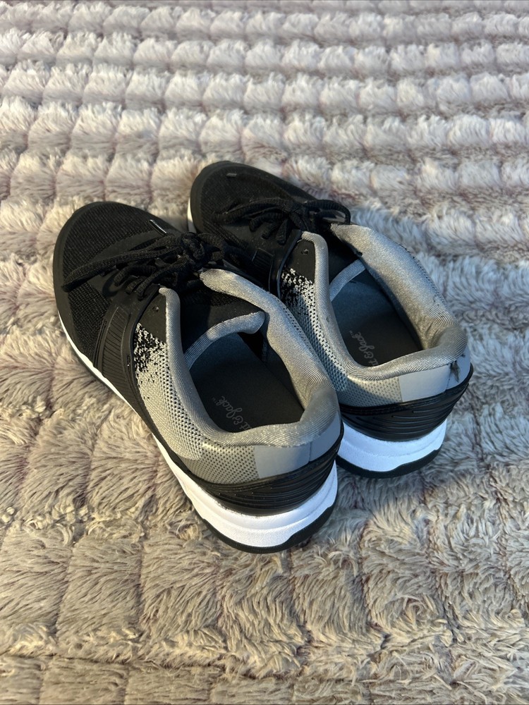 Cat & Jack Black /Gray sneakers size 5