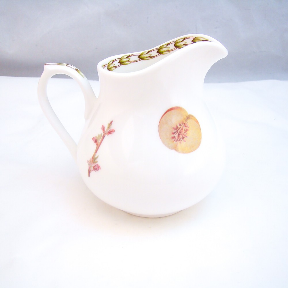 Queen's Rosina HOOKER'S FRUIT "Peach" Creamer EXCELLENT