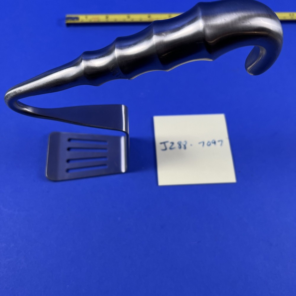 V. Mueller CH905 Davidson Scapular Retractor Blade 3"x2"