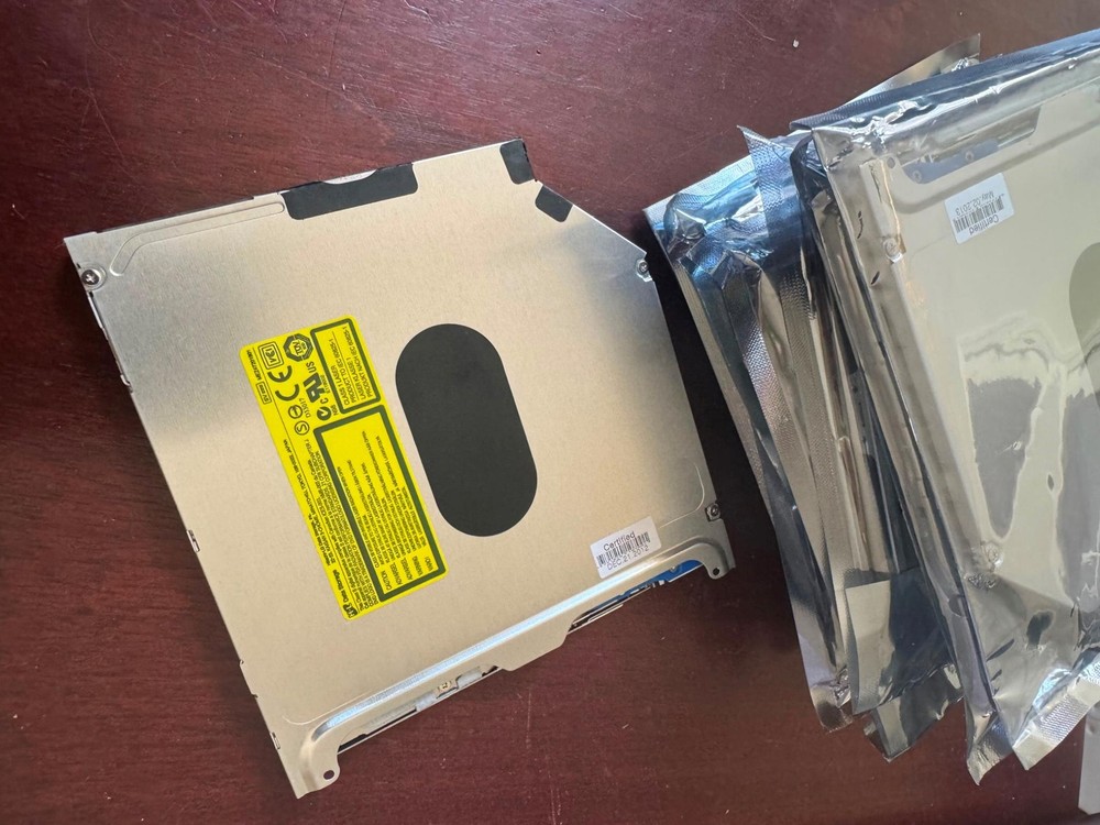 H-L Data Storage Super Multi DVD Rewriter Optical Drive GS21N