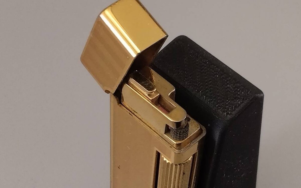 SK-8 Fully Working Valentino Lighter Gold Line
