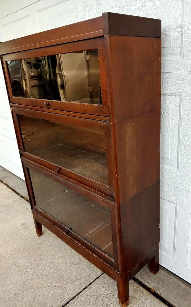 UNUSUAL MISSION STYLE 3 STACK BARRISTER BOOKCASE W/ GRADUATED SIZED SECTIONS