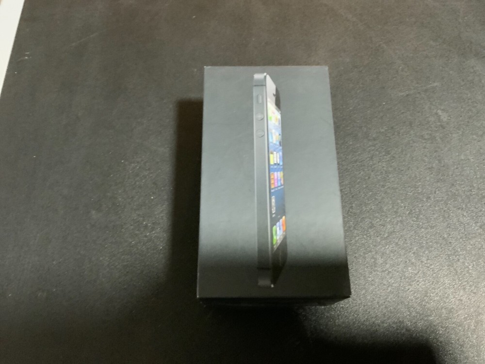 iPhone 5 Black 16GB *EMPTY BOX*