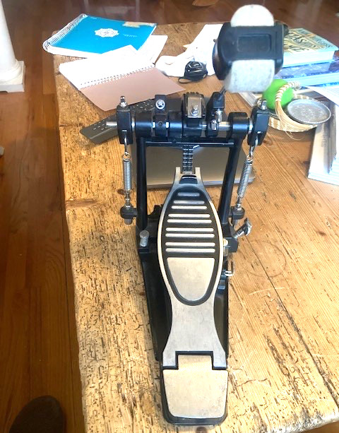 KICK DRUM PEDAL-SOLID CONSTRUCTION-CAM DRIVE,DOUBLE CHAIN-FULL BASE-ADJUSTABLE