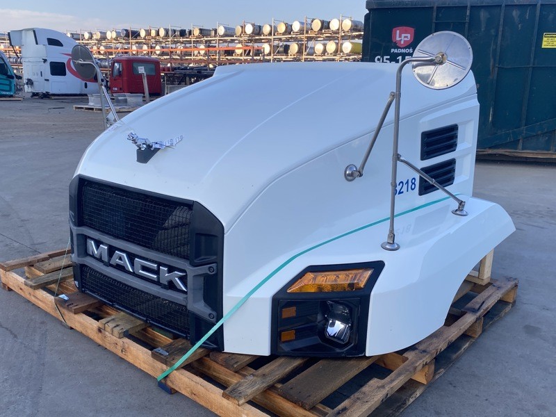 Mack Anthem Hood (612-15057)