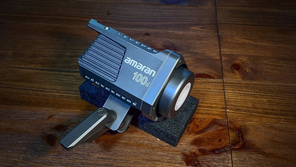 APUTURE AMARAN 100D DAYLIGHT LED LIGHTS  (Bowens Mount)