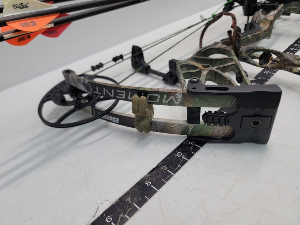 Bear Archery Moment RH Compound Bow 27" 70lbs Draw