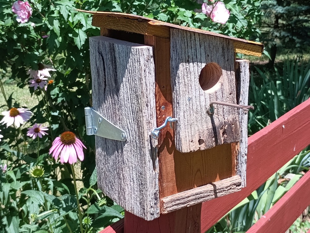 Rustic BIRDHOUSE made with Recalimed/Repurposed Material