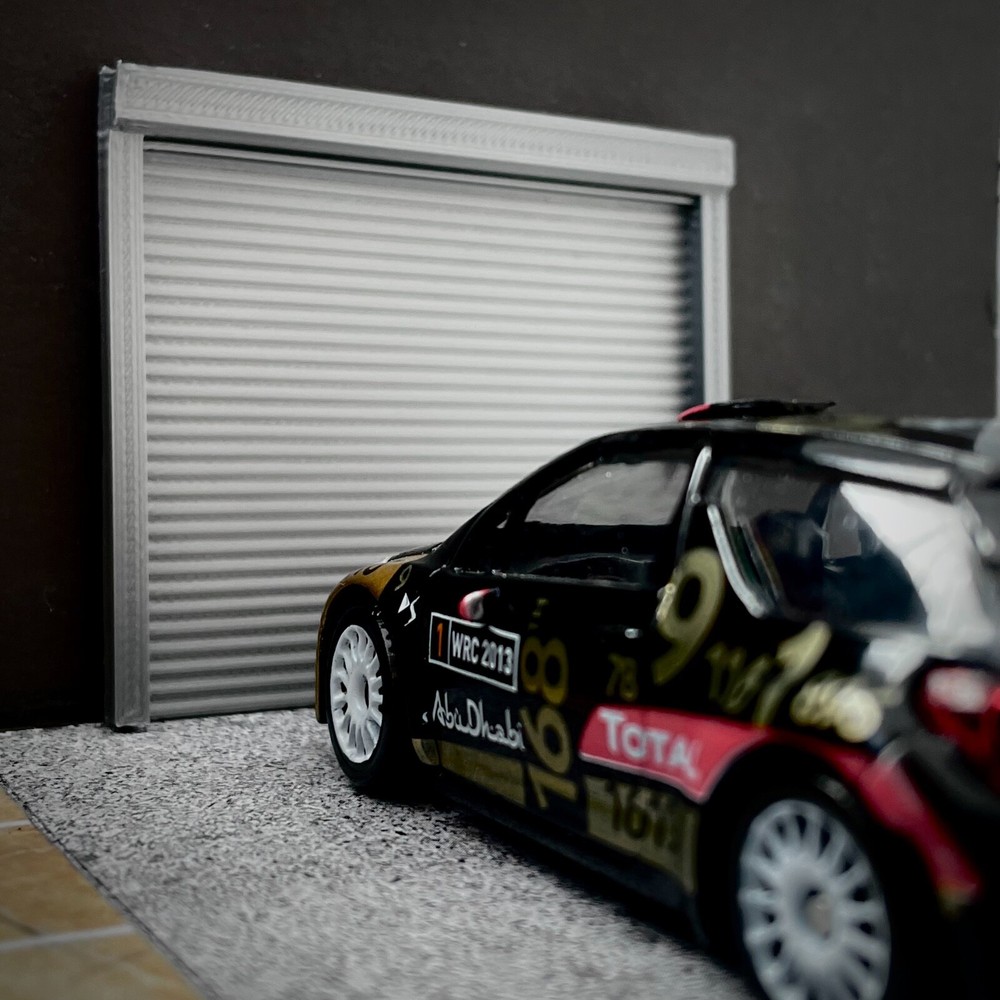 1:43 Scale Model Diorama Garage Workshop Door Gate