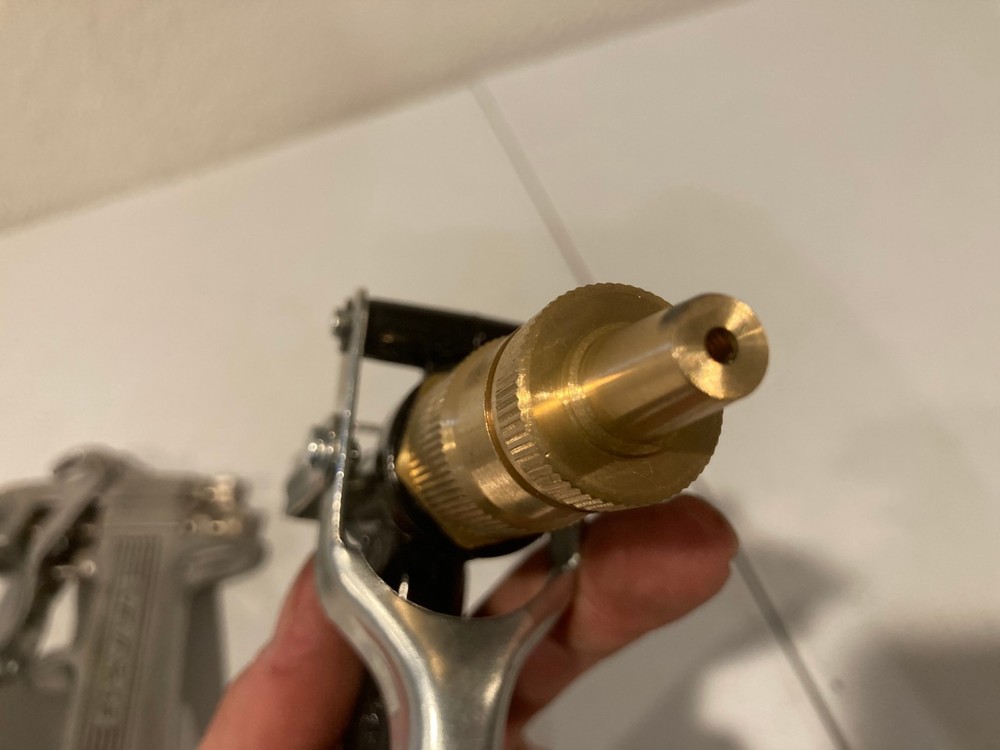 Vellade gravity-feed spray gun + High Pressure Water Spray