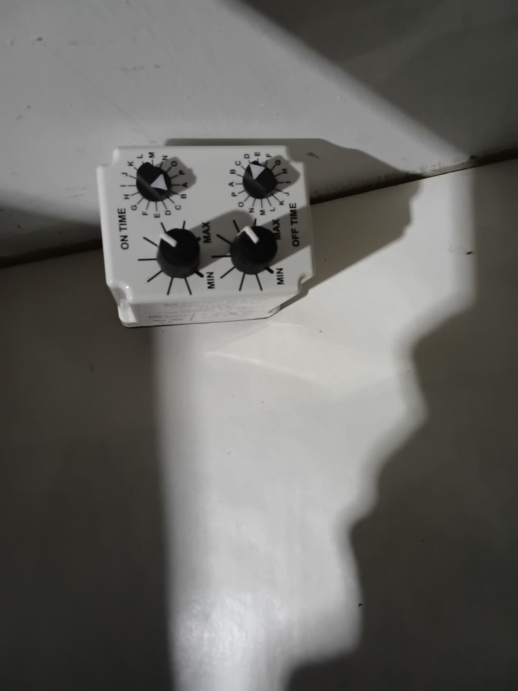 Macromatic TR-65122 Series B REPEAT CYCLE Input Voltage: 120 VAC/DC (A7A)
