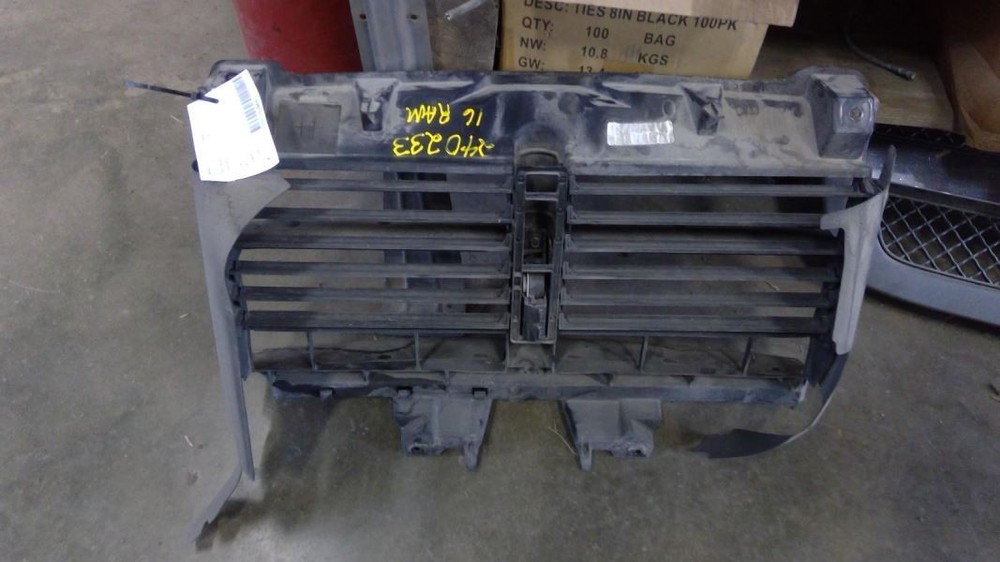 RAM 1500 2016 Air Shutter 635787