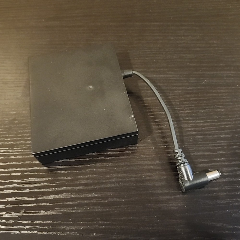12V Battery Box & 12 Volt Plug (substitute for plug-in supply) Used Untested