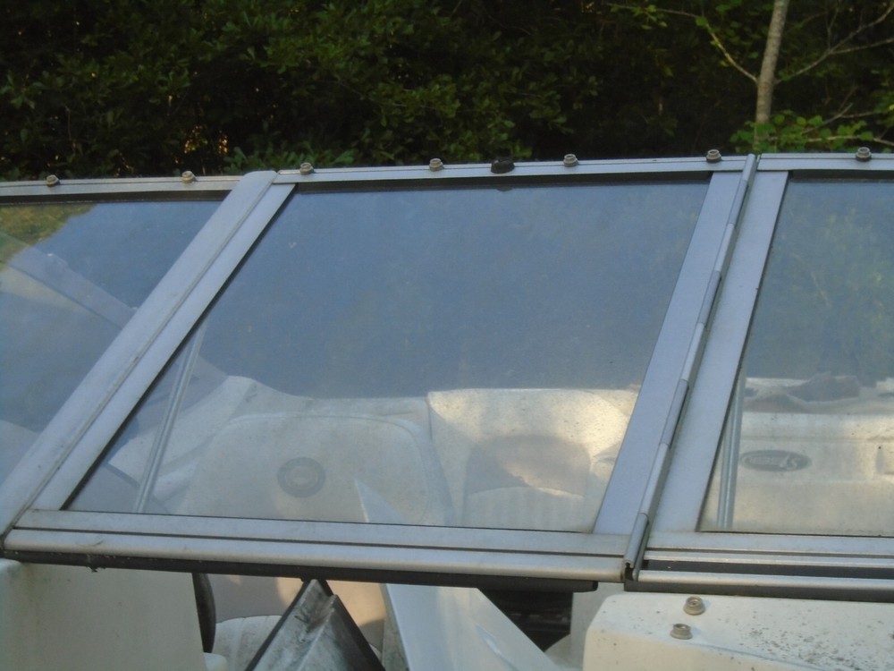 Stingray 185LS  Boat Windshield, Walk-Thru Front Piece. (THIS SINGLE PIECE ONLY)