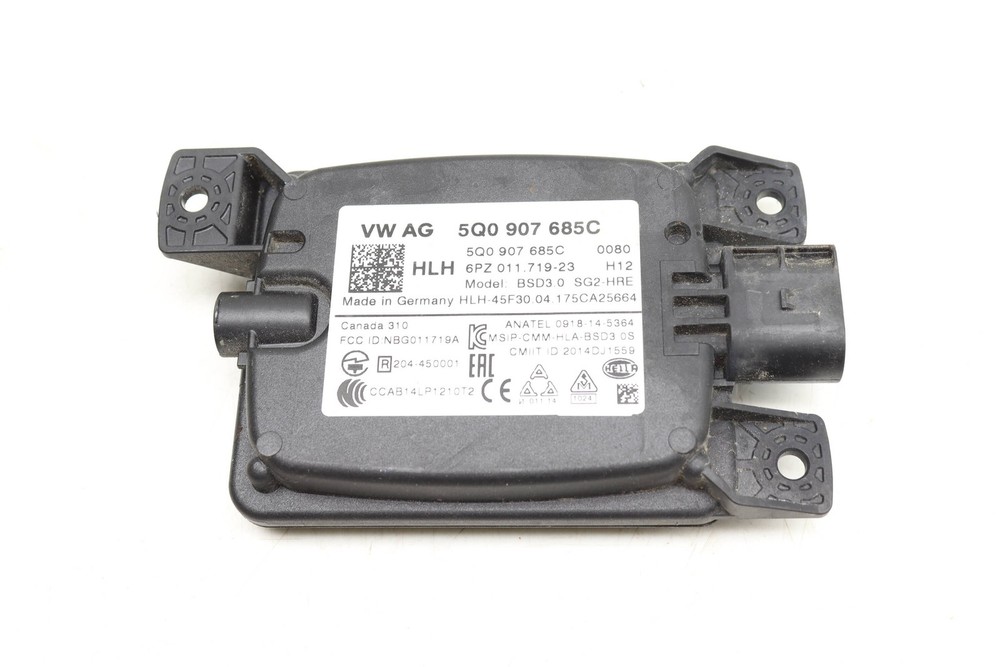 2018-2019 VW GOLF ALLTRACK - LEFT Blind SPOT Detection Control Module (Slave)
