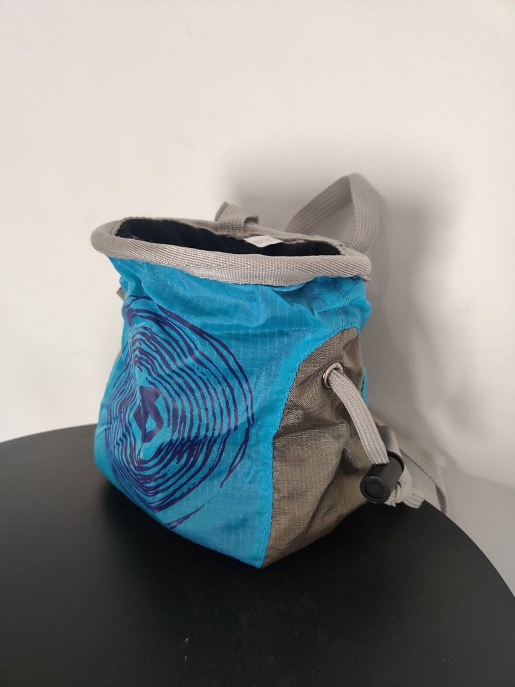 Evolv Roundtangular knit rare Chalkbag - Climbing Boulder BLUE POOL