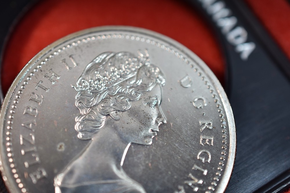 CANADA 1972 UNC SILVER DOLLAR