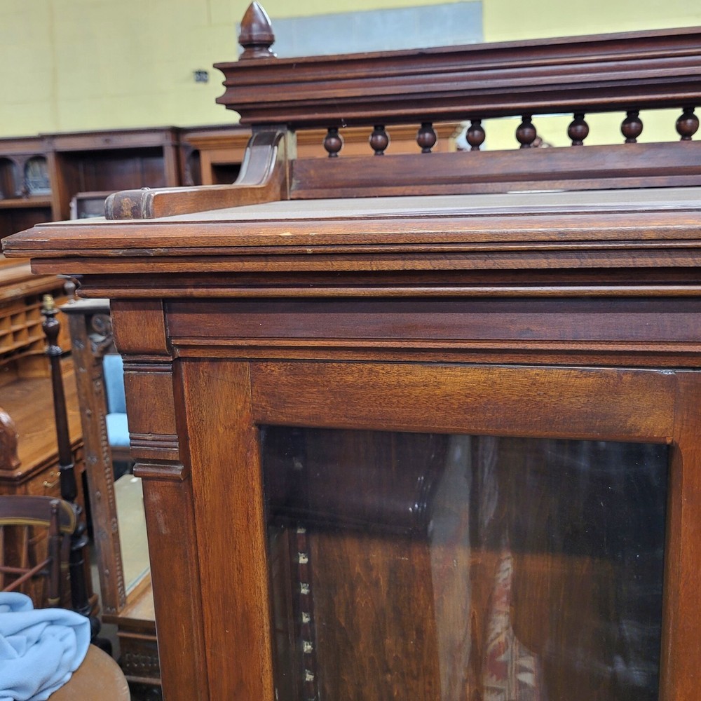 BOOKCASE CHERRY VICTORIAN 3 DOOR